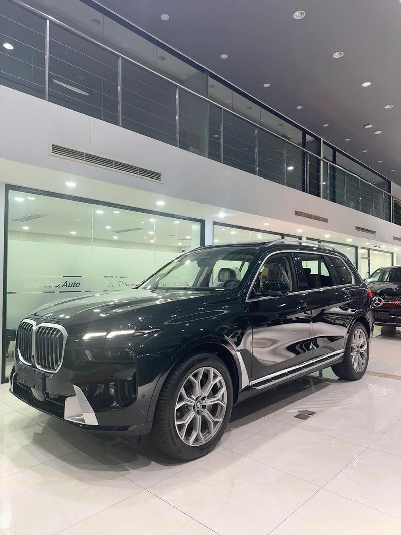 宝马x7裸车售价多少万 宝马x7多少钱落地