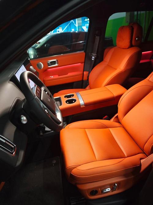 理想汽车汽车 理想汽车汽车橙色内饰配什么软包跟脚垫好?