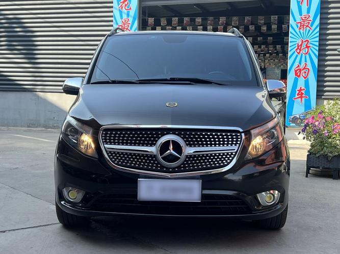 奔驰威霆8座布局(奔驰威霆8座上什么牌子)