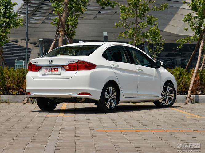 【16款本田锋范价格图片,16年本田锋范15自动挡多少钱】