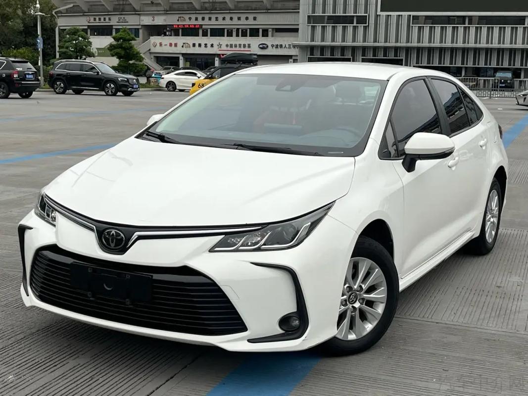 丰田卡罗拉油电混合车多少钱 丰田卡罗拉油电混合轿车