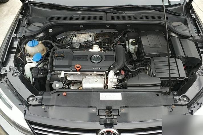 2011年大众速腾(2011年大众速腾手动挡16L发动机仓图片)