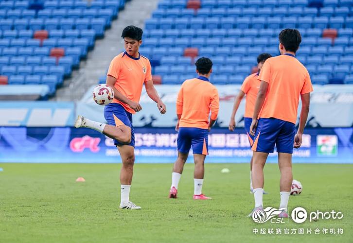 山东泰山队深圳队/山东泰山队与深圳队